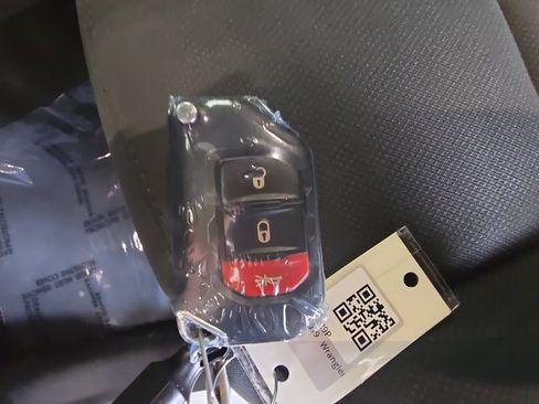 Used 2019 Jeep Wrangler Unlimited Sport S AWD/4WD image 34
