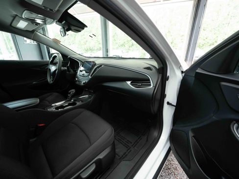 Used 2023 Chevrolet Malibu LT FWD image 25