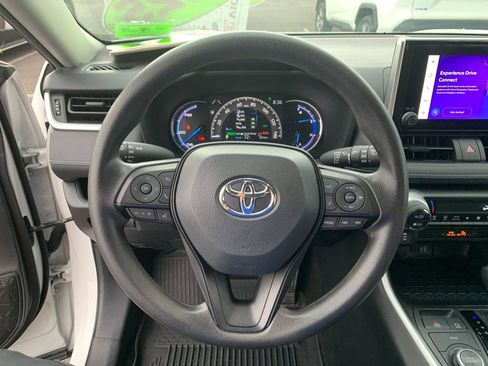 Used 2025 Toyota RAV4 XLE AWD/4WD image 26