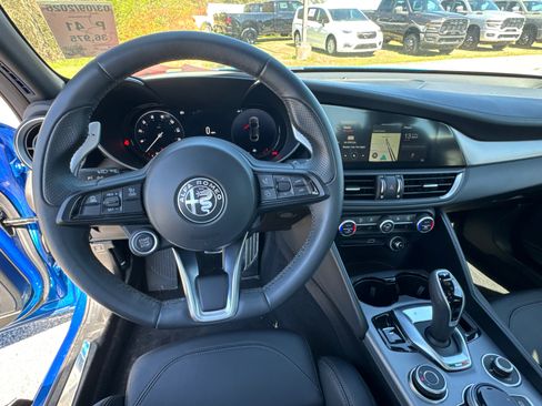 Used 2024 Alfa Romeo Giulia Veloce image 21