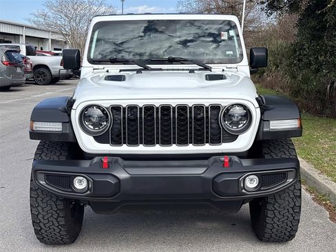 Used 2025 Jeep Wrangler Unlimited Rubicon image 8