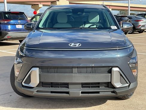 Used 2025 Hyundai Kona SEL image 3