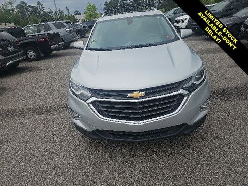 Used 2018 Chevrolet Equinox LT w/ Sun & Infotainment Package FWD image 5