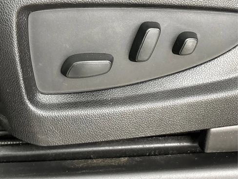 Used 2017 GMC Yukon SLT image 25