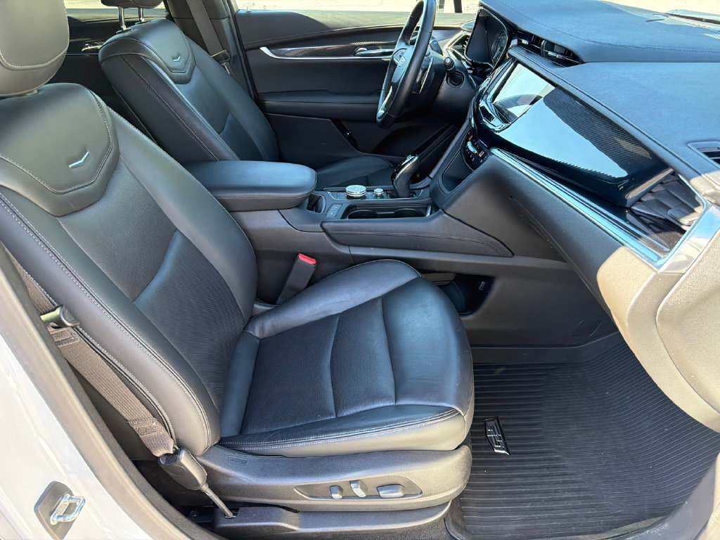Used 2022 Cadillac XT6 Sport w/ Technology Package AWD/4WD image 13