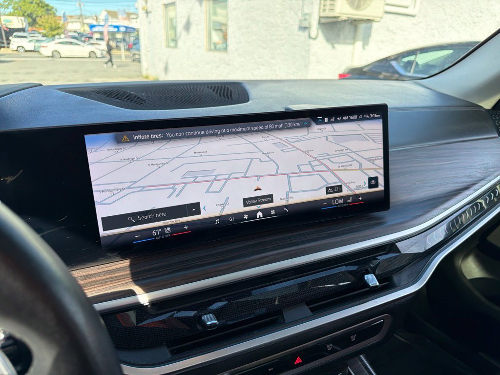 Used 2024 BMW X7 xDrive40i w/ Executive Package AWD/4WD image 43