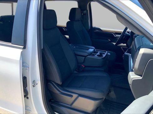 Used 2024 Chevrolet Silverado 1500 LT w/ Z71 Off-Road Package AWD/4WD image 9