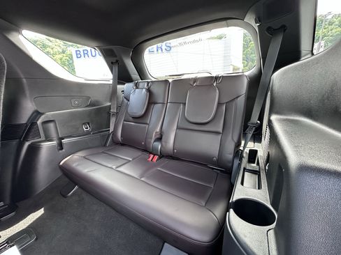 Used 2025 Ford Explorer Platinum w/ Ultimate Package AWD/4WD image 22