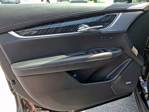 Certified 2020 Cadillac XT6 Premium Luxury AWD/4WD image 13