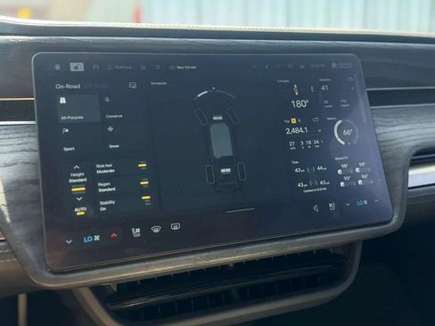 Used 2022 Rivian R1T Launch Edition image 16