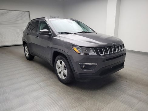 Used 2018 Jeep Compass Latitude w/ Popular Equipment Group FWD image 13