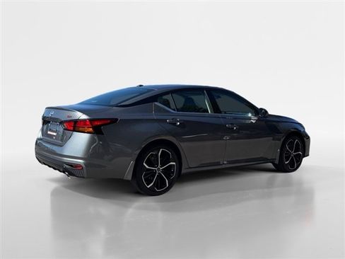 New 2025 Nissan Altima 2.5 SR image 5