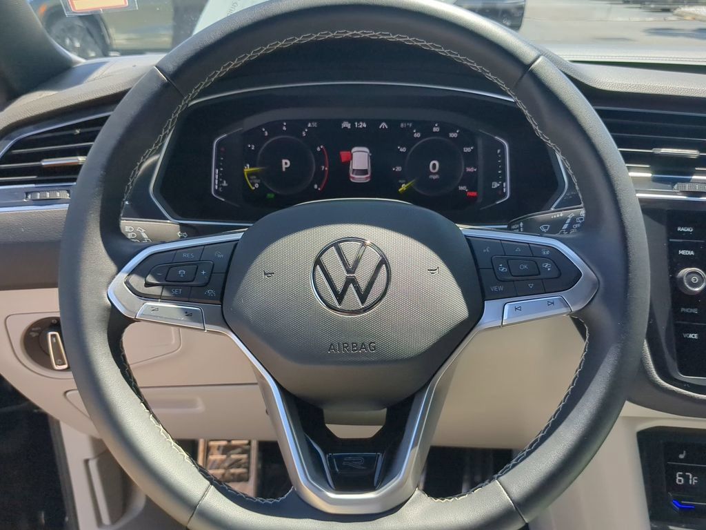 Certified 2023 Volkswagen Tiguan SEL R-Line AWD/4WD image 33