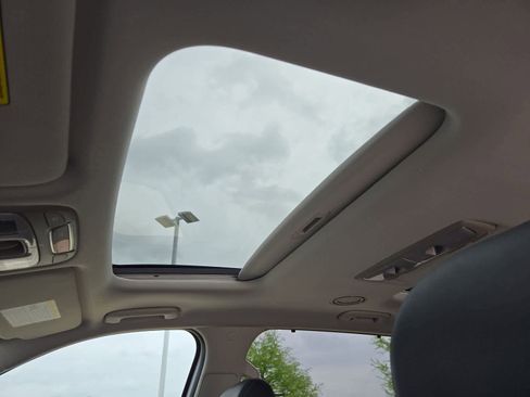 Used 2025 Kia Telluride SX image 17