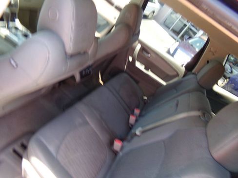 Used 2017 Chevrolet Traverse LS FWD image 12