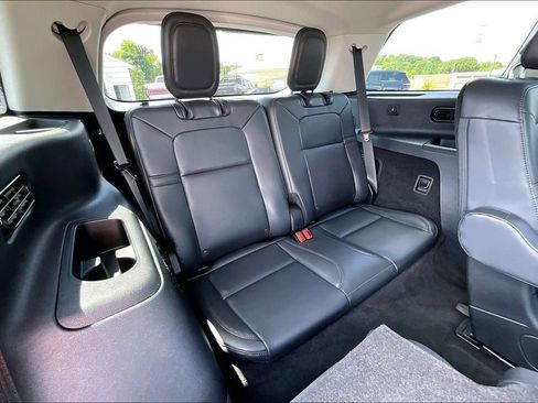 Used 2025 Lincoln Aviator 2WD w/ Jet Appearance Package image 28