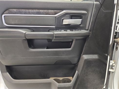 Used 2024 RAM 2500 Big Horn image 26