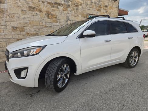 Used 2016 Kia Sorento SX FWD image 2