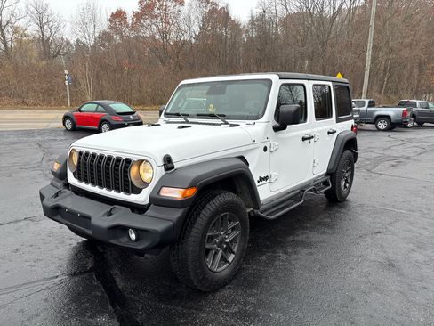 Used 2025 Jeep Wrangler Unlimited Sport image 3