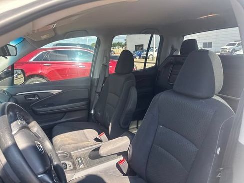 Used 2019 Honda Ridgeline Sport image 9