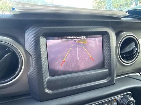Used 2018 Jeep Wrangler Unlimited Sport S AWD/4WD image 25