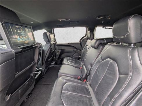 Used 2019 Chrysler Pacifica Touring-L Plus w/ Advanced Safetytec Group image 19