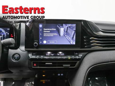 Used 2025 Toyota Camry LE image 12