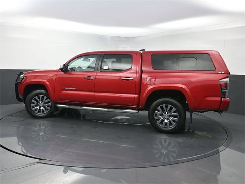 Used 2020 Toyota Tacoma Limited image 43