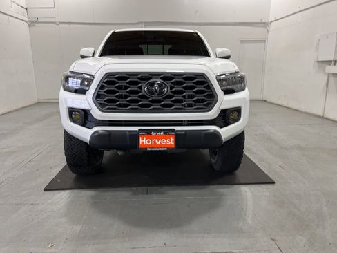 Used 2023 Toyota Tacoma TRD Off-Road w/ Technology Package image 2