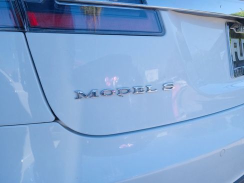 Used 2015 Tesla Model S 70 RWD image 44
