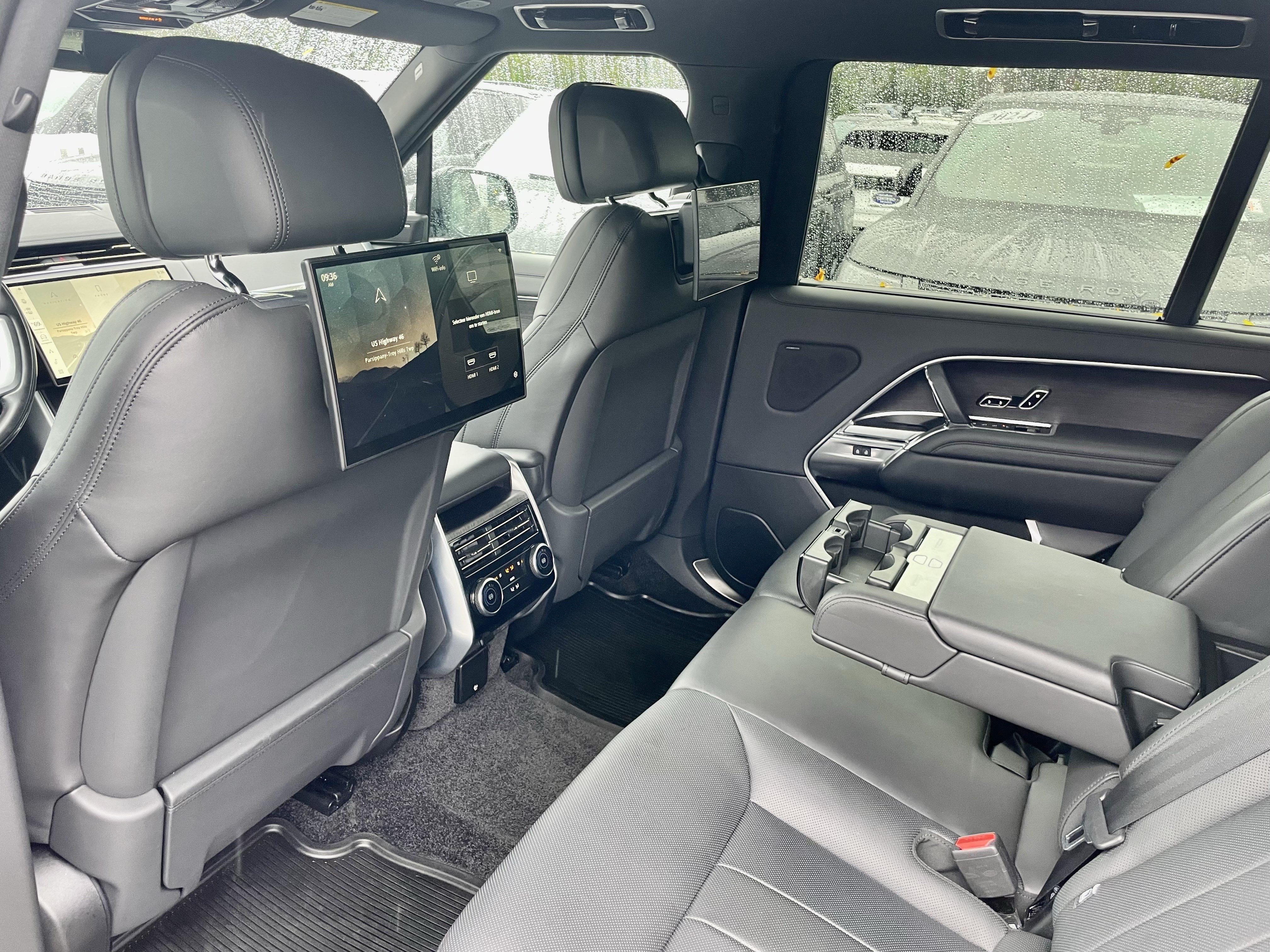 Used 2025 Land Rover Range Rover Long Wheelbase SE AWD/4WD image 30