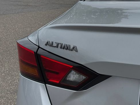 Used 2024 Nissan Altima 2.5 SR FWD image 36