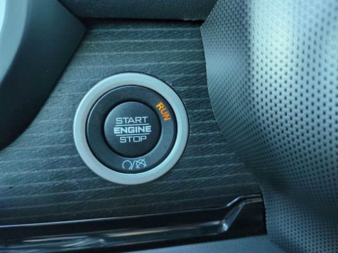 Used 2024 RAM 2500 Limited image 17