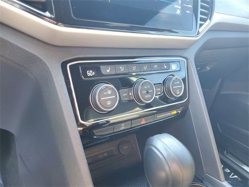 Used 2023 Volkswagen Atlas Cross Sport SE image 20