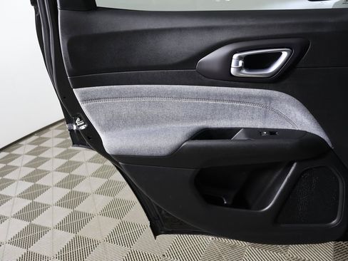 Used 2022 Jeep Compass Latitude image 21