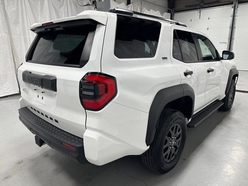 Used 2025 Toyota 4Runner SR5 AWD/4WD image 7