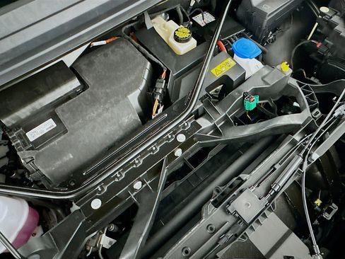 Used 2024 Audi Q4 e-tron Premium Plus w/ Premium Plus image 32