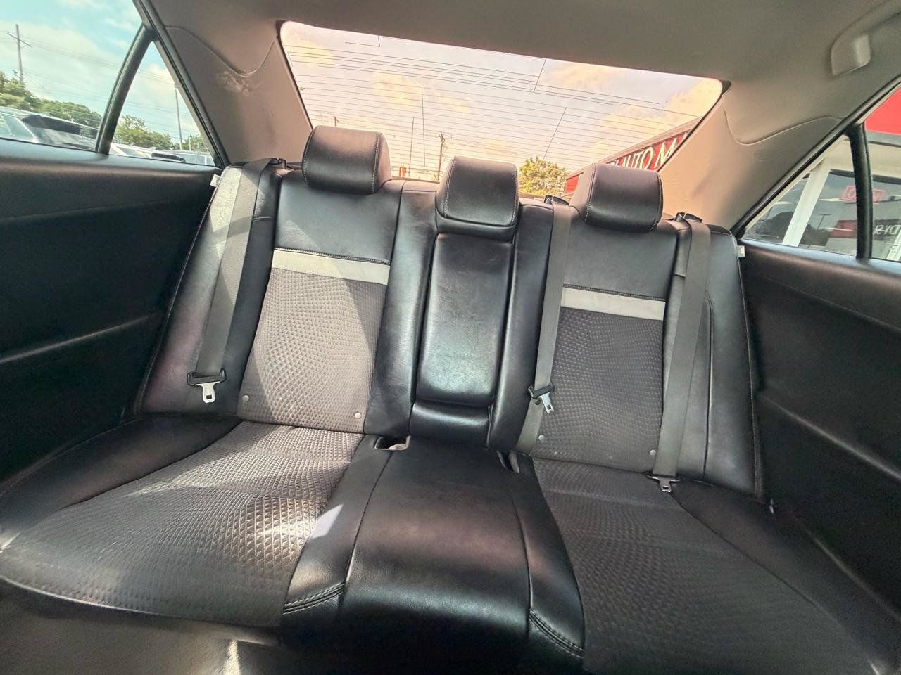 Used 2014 Toyota Camry SE w/ Fleet Convenience Package FWD image 16