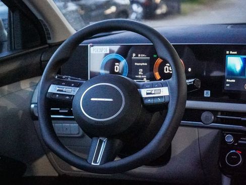 New 2026 Hyundai Tucson SEL image 18