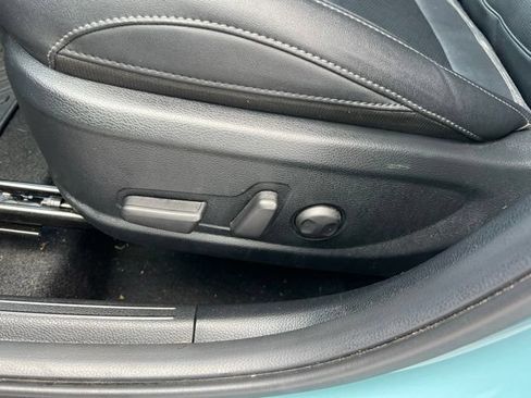 Used 2025 Kia Seltos EX w/ EX Sunroof Package FWD image 19