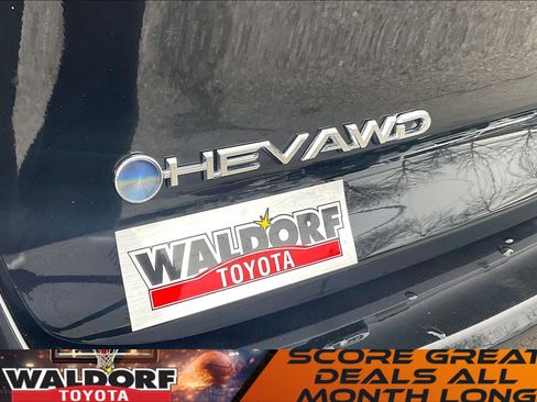 Used 2025 Toyota Crown XLE image 10