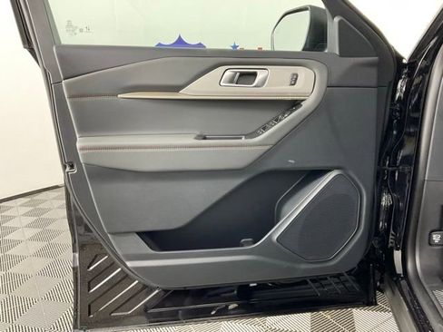 New 2025 Ford Explorer Active w/ Active Comfort Package image 12