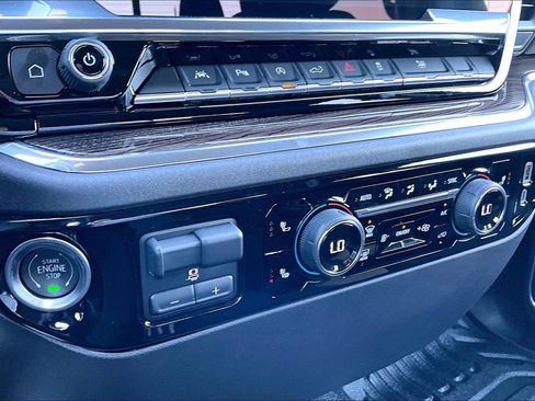 Used 2025 Chevrolet Silverado 1500 LT image 32