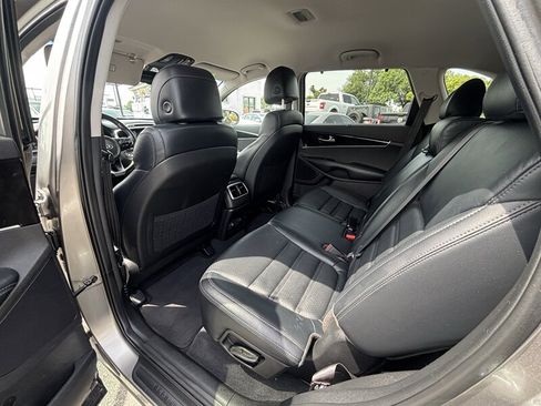 Used 2017 Kia Sorento EX FWD image 14