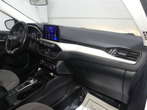 Used 2022 Ford Escape SE w/ Cold Weather Package AWD/4WD image 23