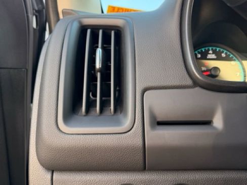 Used 2022 Chevrolet Colorado LT w/ LT Convenience Package image 5