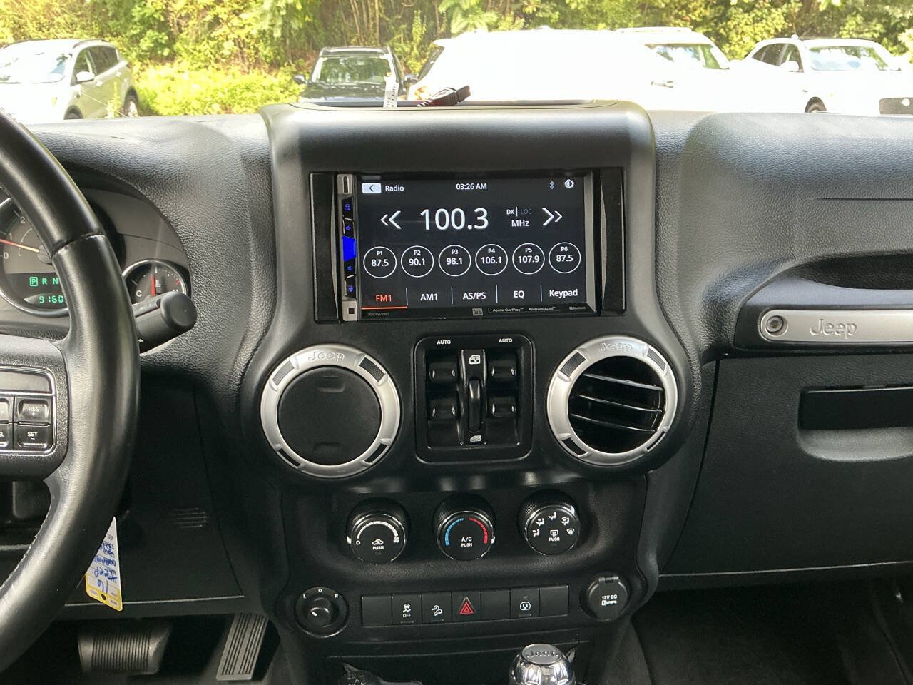 Used 2016 Jeep Wrangler Unlimited Sahara w/ Connectivity Group AWD/4WD image 35