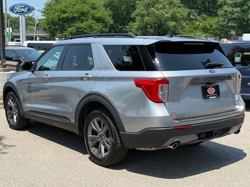Used 2023 Ford Explorer XLT w/ Equipment Group 202A AWD/4WD image 8
