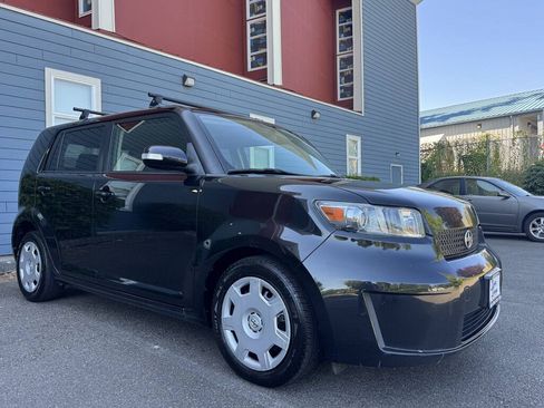 Used 2010 Scion xB FWD image 7