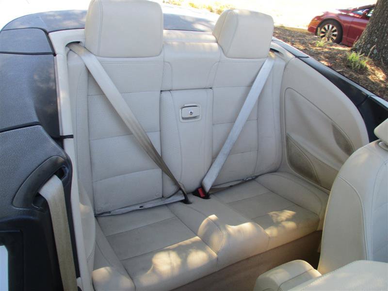 Used 2010 Volkswagen Eos Komfort FWD image 9